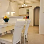Lucia Area Vila Kalafatis