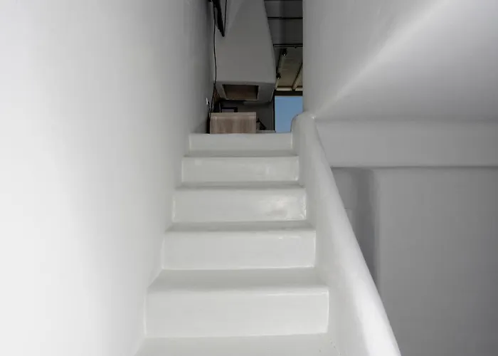 Lucia Area 칼라파티스