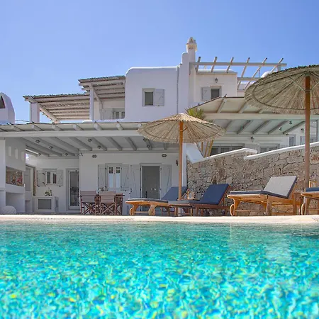 Lucia Area فيلة كالافاتيس