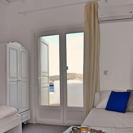 Lucia Area فيلة كالافاتيس